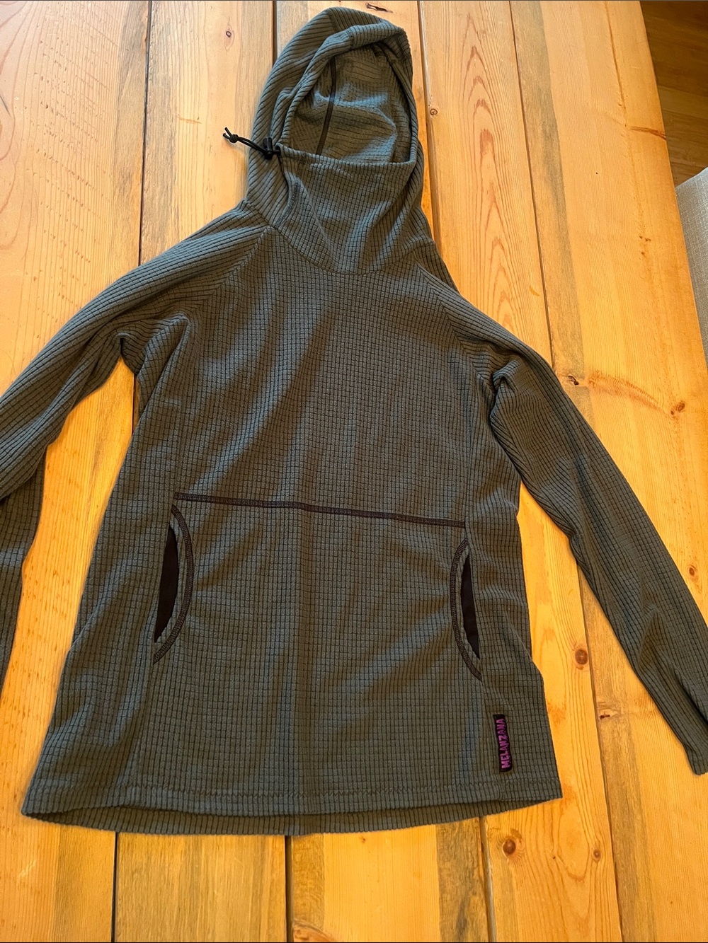 Melanzana Melle women’s gray grid hoodie medium